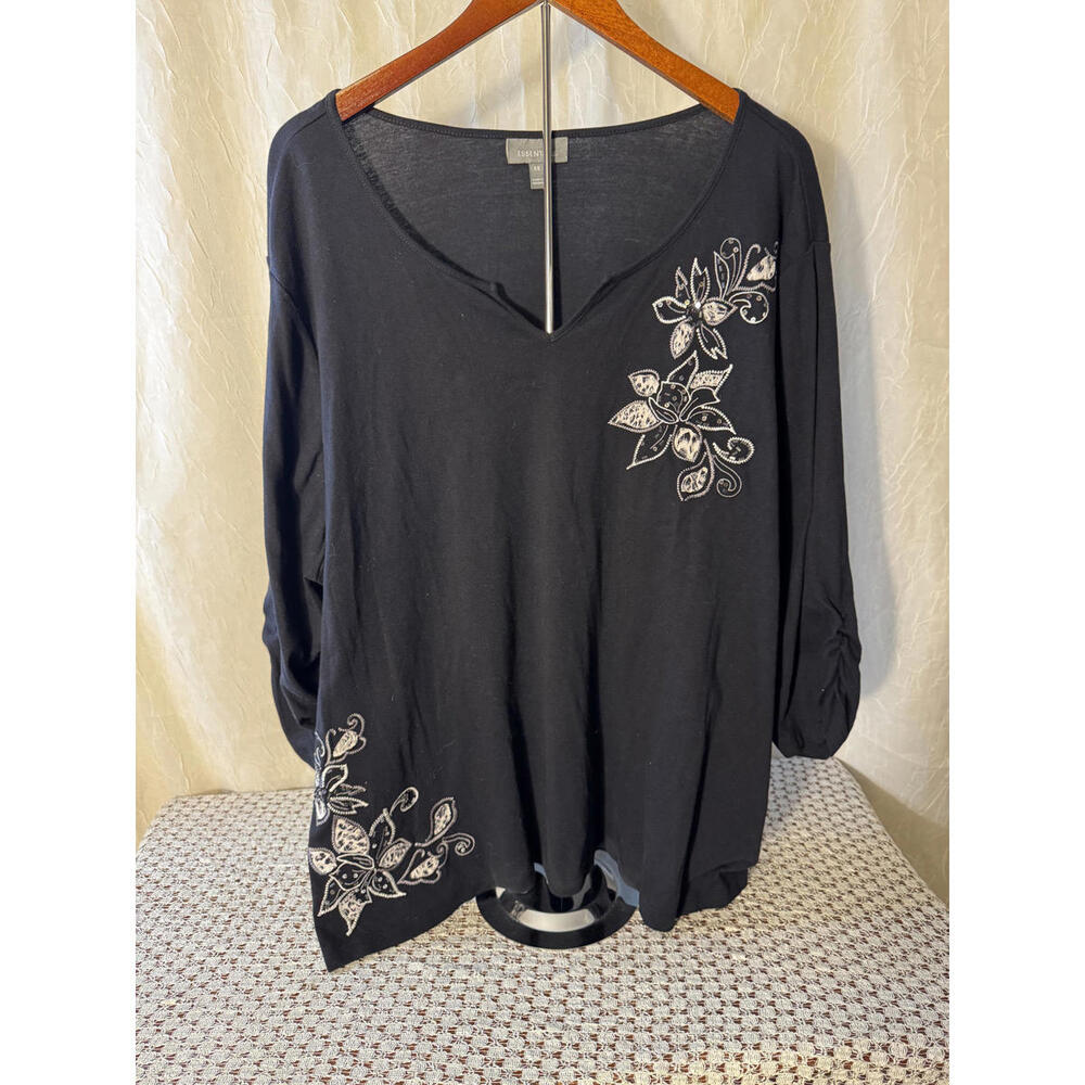 Essentials Black 4X Embroidered V-Neck 3/4 Sleeve Relaxed‎ Fit Top